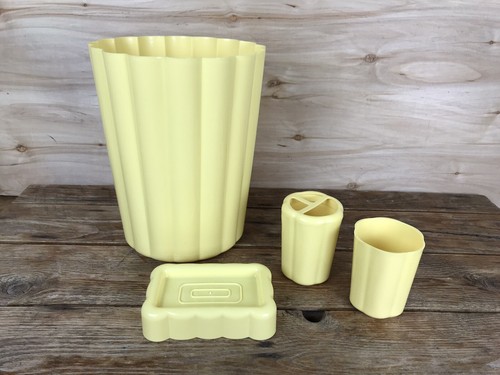 Vtg 80s toiletry set yellow - 80s,